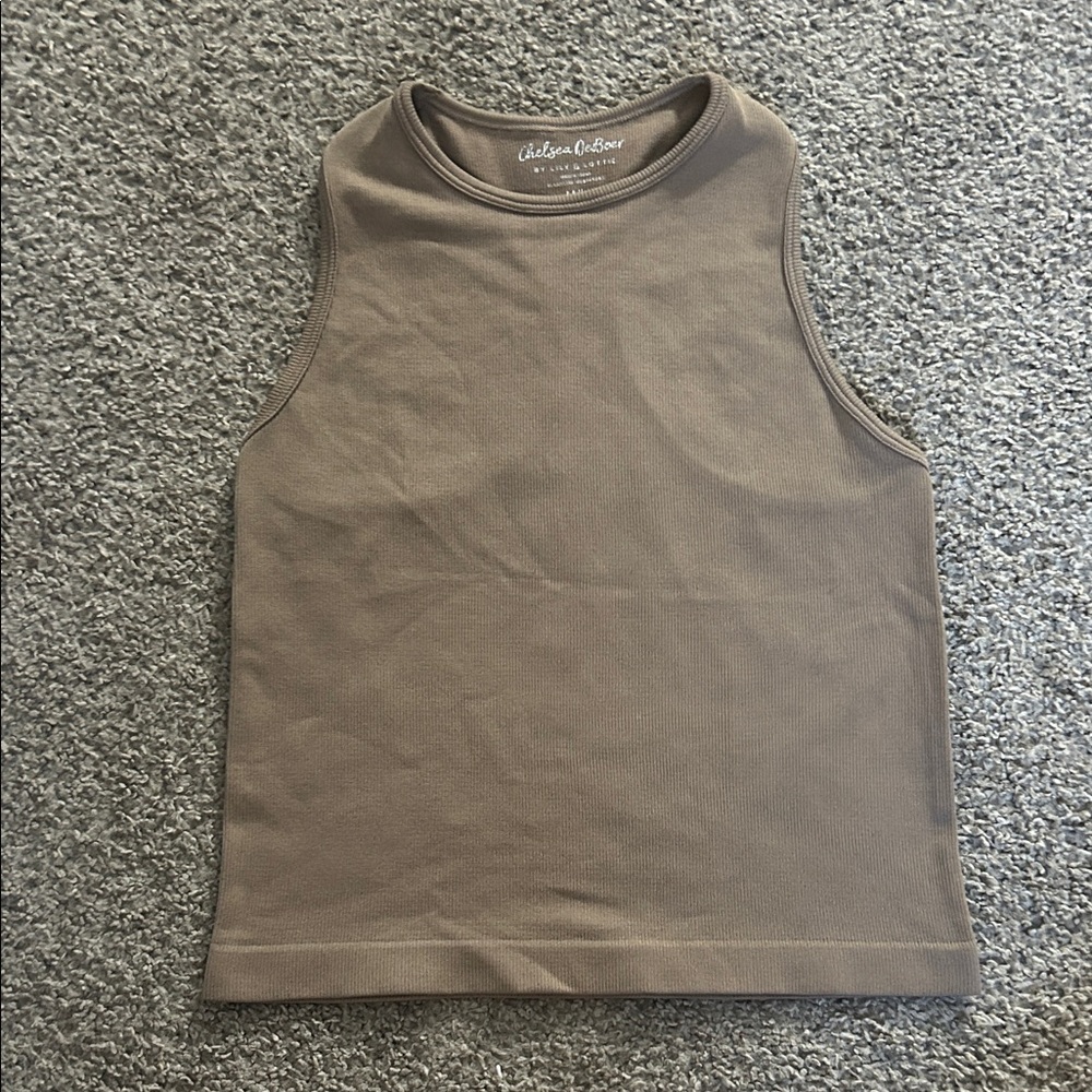 M/L Chelsea DeBoer Lily & Lottie crop tank in taupe